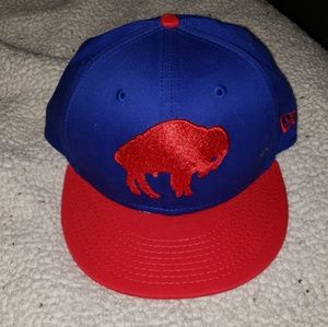 Red ans blue buffalo bills snap back hat